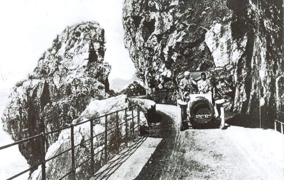 CO f- 09- Rocher de la vieille.jpg